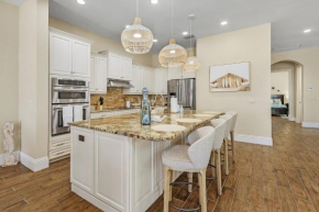 Gulf-Front 5BR: Pool, Spa, Stunning Views